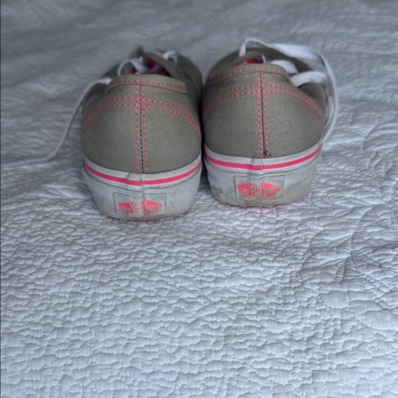 Gently used vans 7.5 - Picture 3 of 3